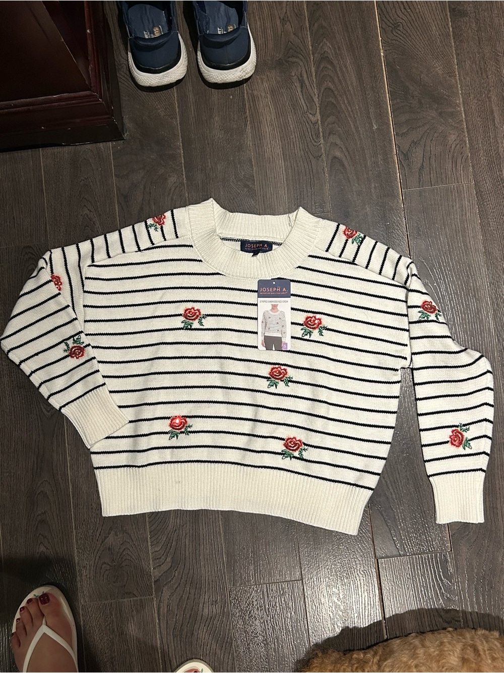 Sweater Embroidered wRed Roses - S - Picture 3 of 7